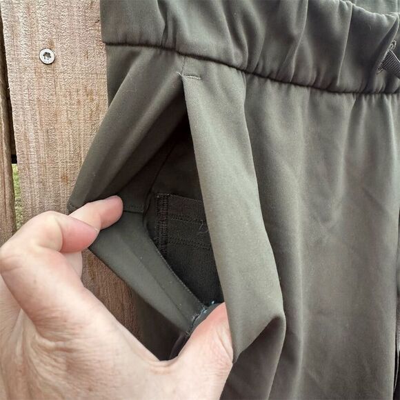 Lululemon Women's On The Fly Pant Size 6 Olive Green Ankle Casual - Picture 4 of 9